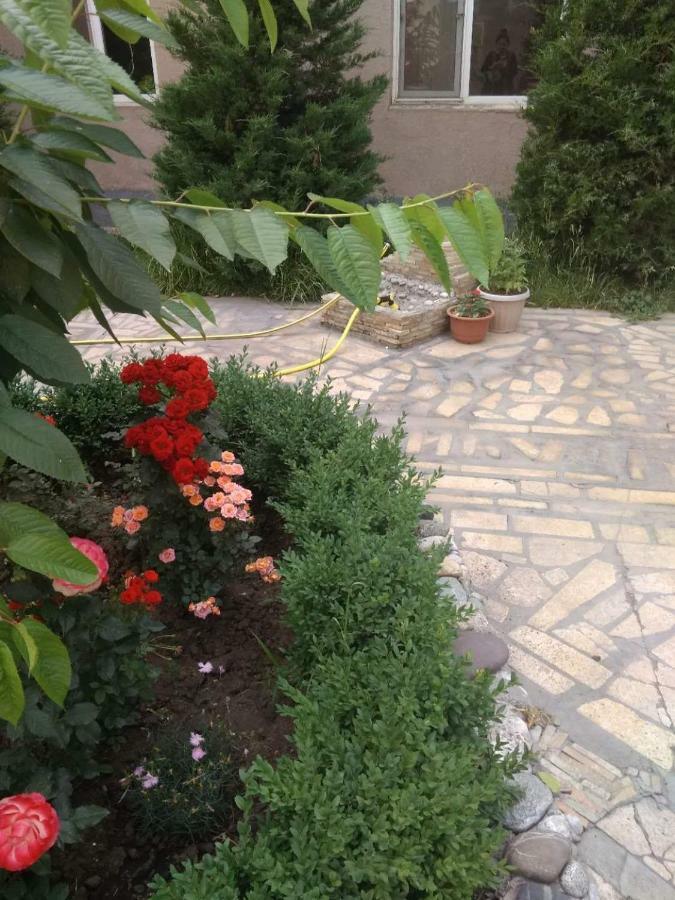 Saima Guest House Osh Exterior photo